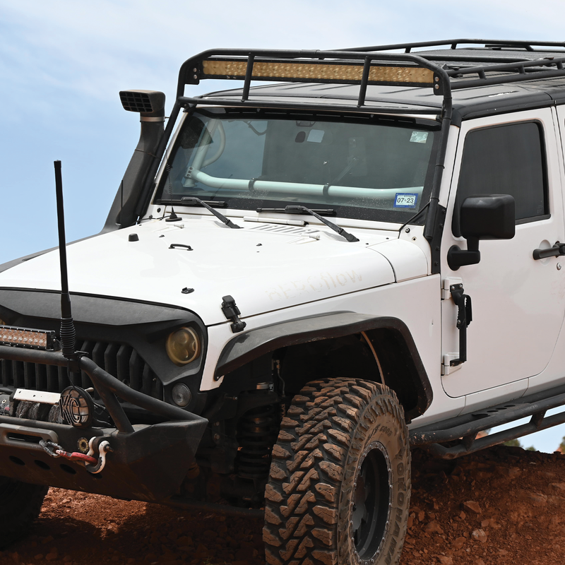 Load image into Gallery viewer, MXAT05 MicroMobile 3 dB Heavy-Duty Bull Bar Antenna | Highland
